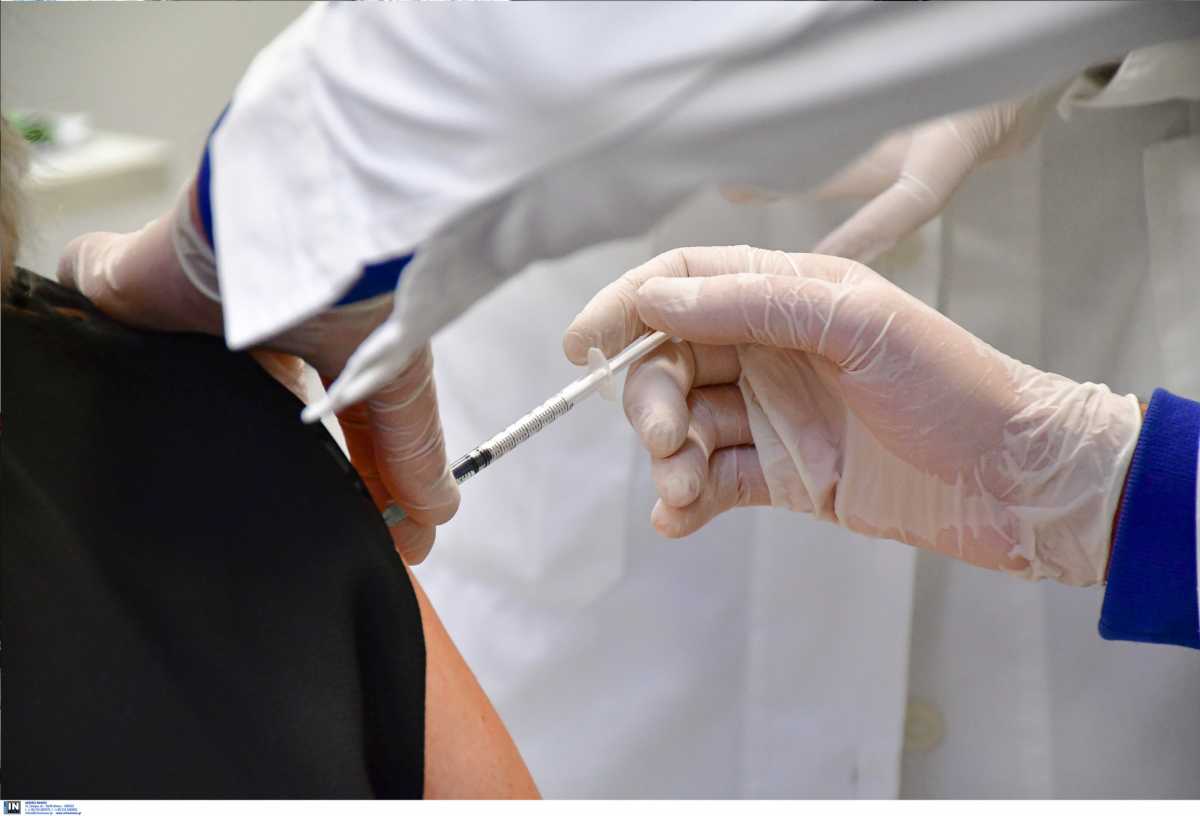 Κορονοϊός: Ξεκίνησαν οι εμβολιασμοί των υγειονομικών στη Λέσβο
