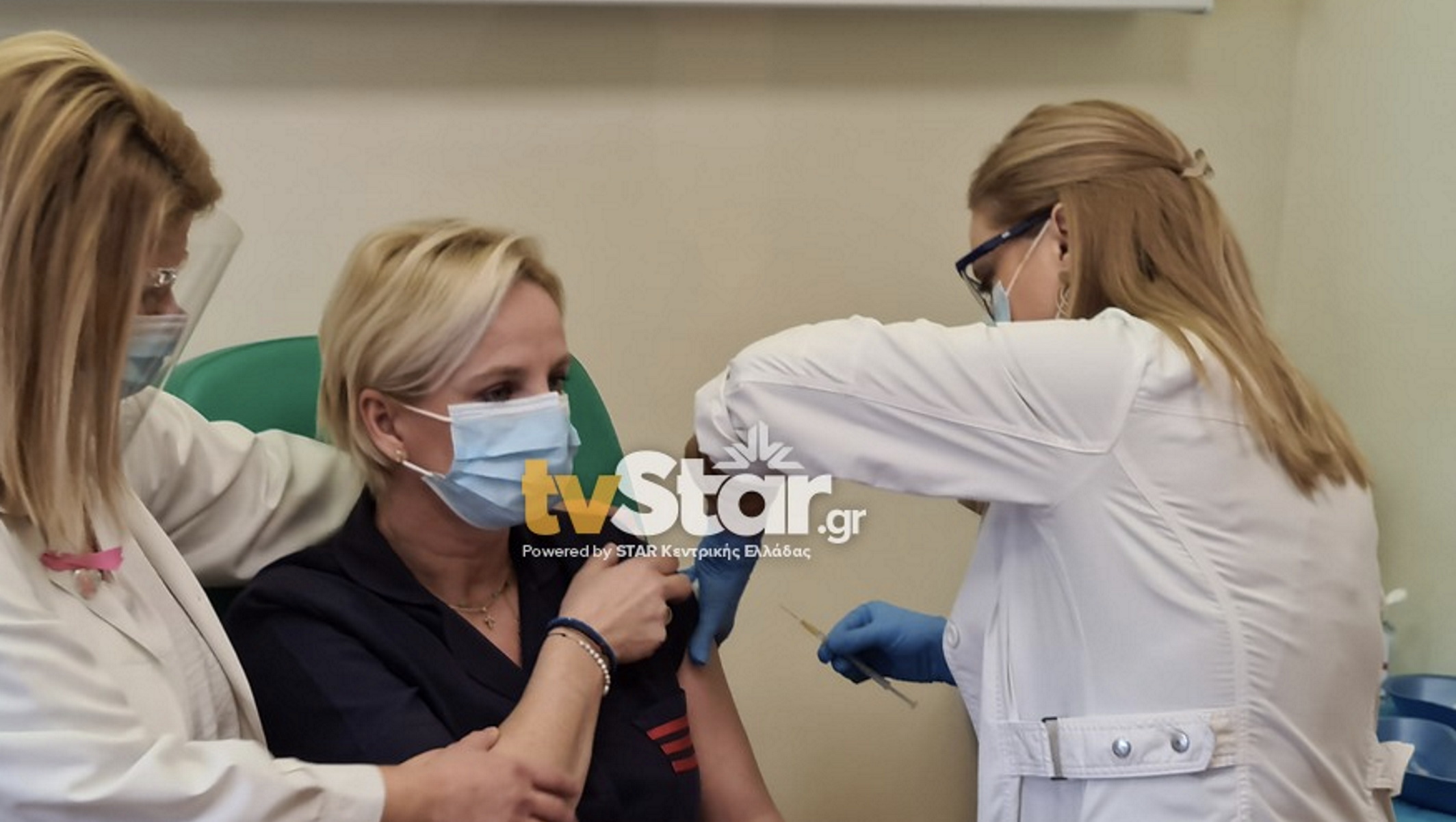 Κορονοϊός: Ο πρώτος εμβολιασμός στο νοσοκομείο Λαμίας (video)
