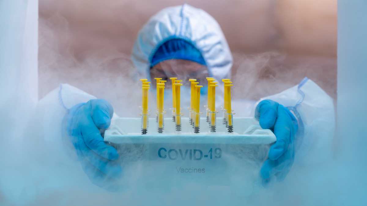 Κορονοϊός: Πόσες μέρες χρειάζεται το εμβόλιο για να σας προστατεύσει από την COVID-19