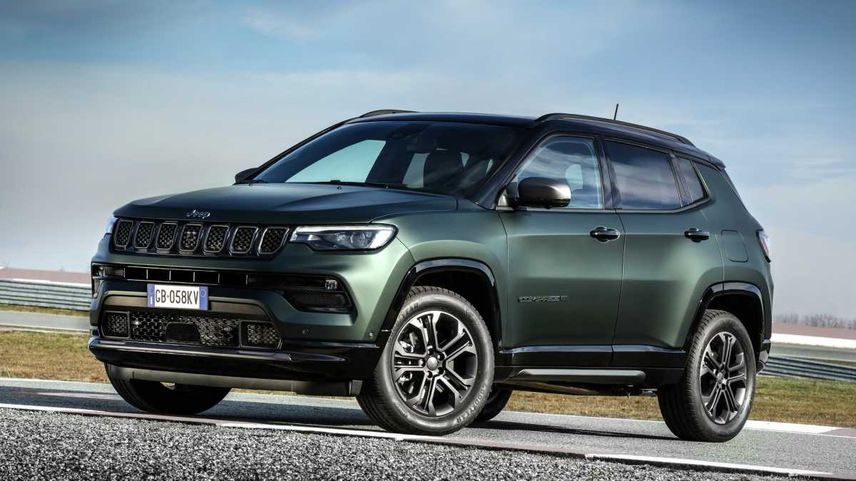 Ανανεωμένο Jeep Compass, με ολοκαίνουργιο, μοντέρνο ταμπλό [pics]