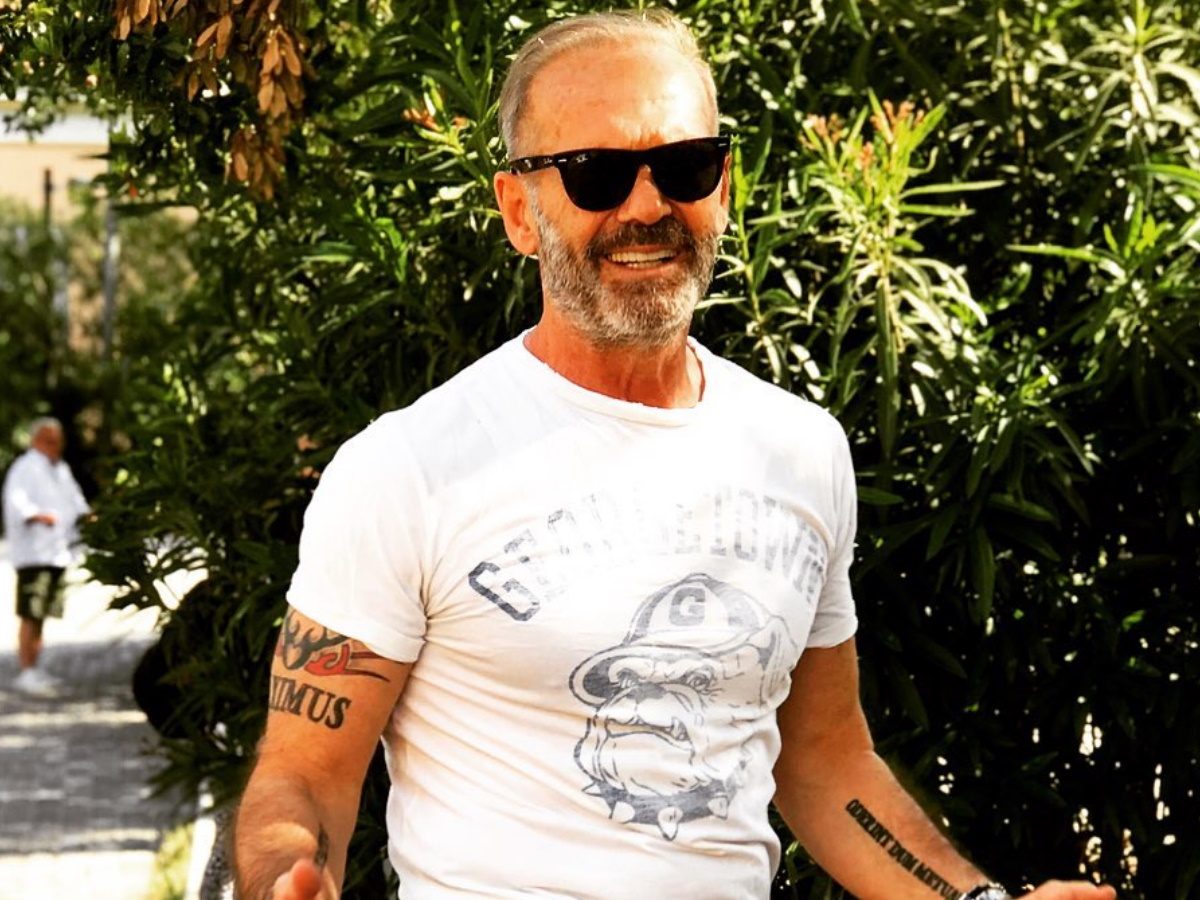 Το νέο μήνυμα του Πέτρου Κωστόπουλου μετά τον σάλο για το ταξίδι στο Ντουμπάι: “Δεν έχω τα χρήματα να πληρώσω…”