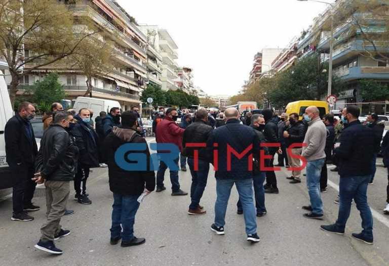 Διαμαρτυρία πωλητών λαϊκών αγορών στη Θεσσαλονίκη – Στη συγκέντρωση και ο Παναγιώτης Ψωμιάδης (pics, vids)