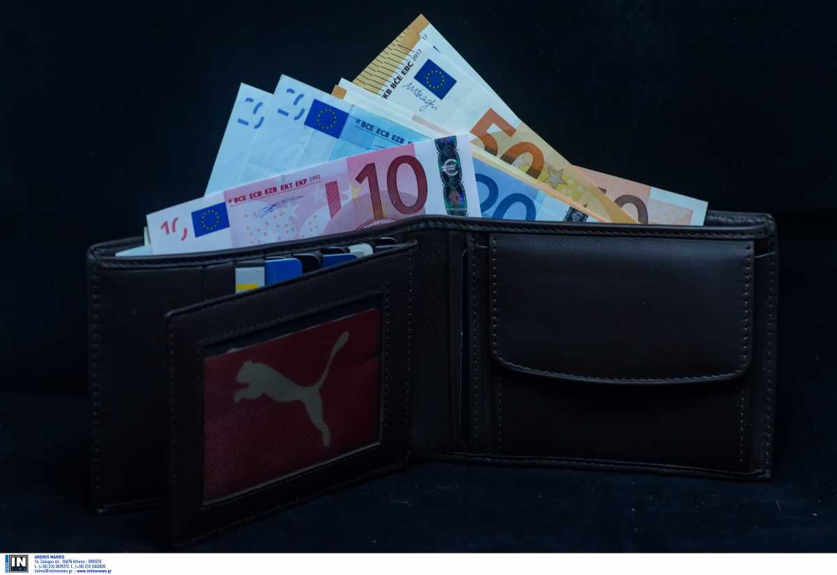 Ηράκλειο: Οδηγός ΚΤΕΛ βρήκε πορτοφόλι με 1.500 ευρώ και το παρέδωσε