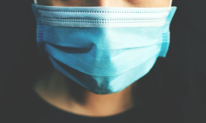 Everyone must wear a respirator before leaving the house to protect against Covid-19's virus and germs.