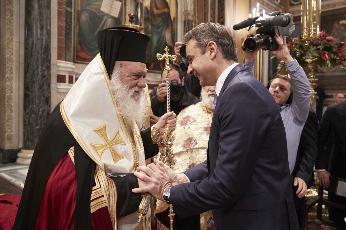 Θεοφάνεια: Χωρίς τον Αρχιεπίσκοπο Ιερώνυμο η ορκωμοσία των υπουργών – «Παράθυρο» για επικοινωνία με Μητσοτάκη