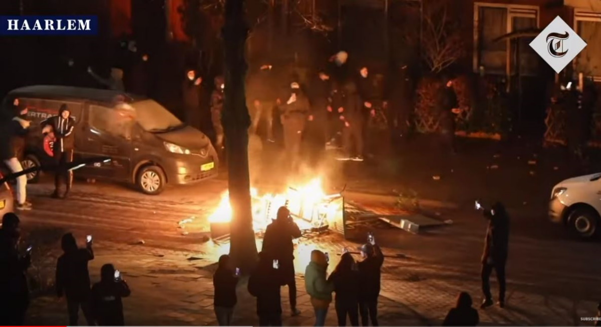 Ολλανδία: Συνεχίζονται οι ταραχές κατά της απαγόρευσης κυκλοφορίας – Πάνω από 150 συλλήψεις (pics, vids)