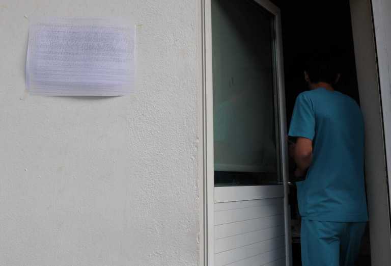 Κορονοϊός: Πέθανε 53χρονος νοσηλευτής στις Σέρρες
