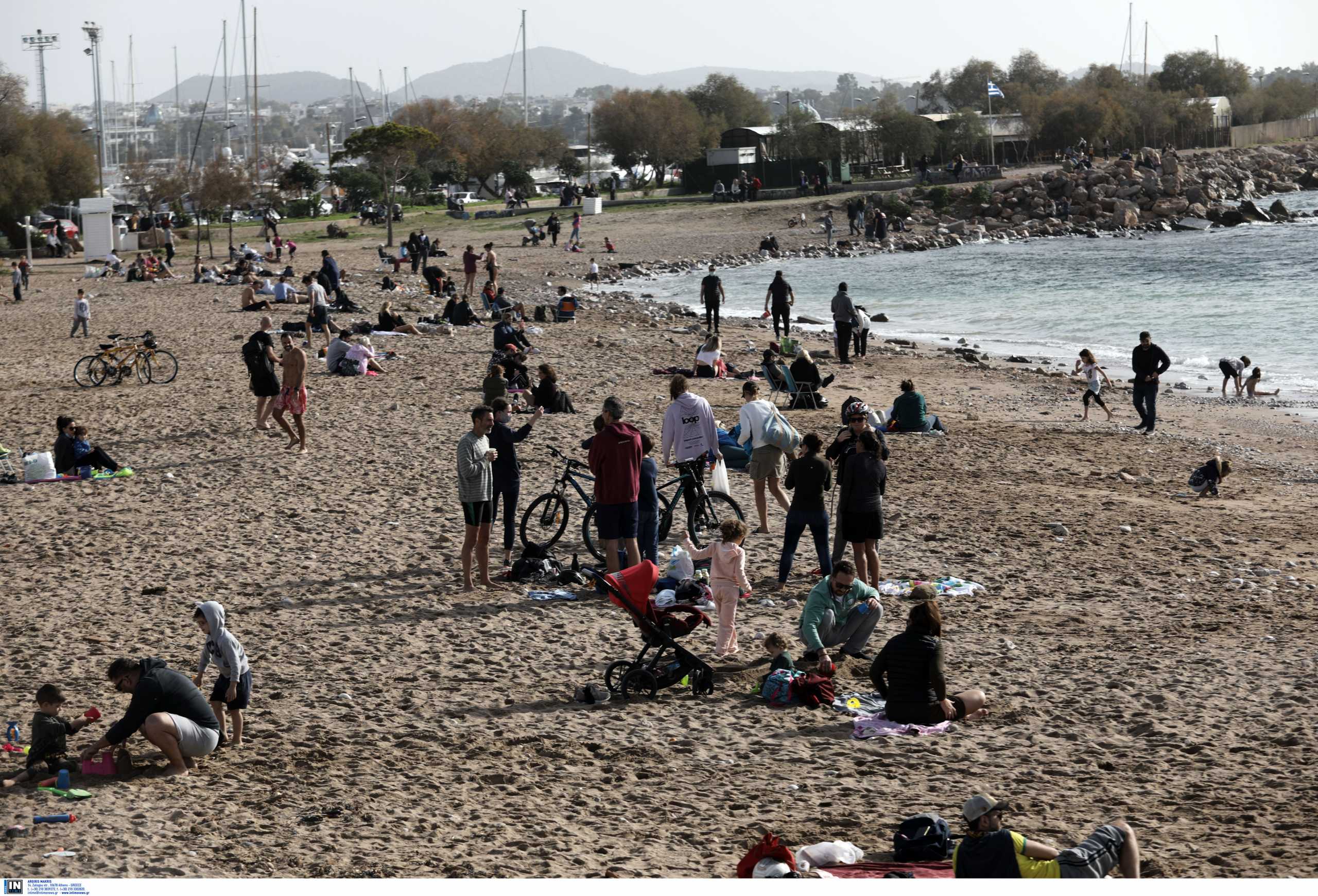 Lockdown: Βόλτα και βουτιές σε όλη τη χώρα πριν έρθει η βαρυχειμωνιά