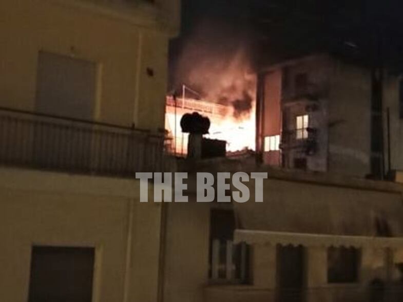 Πάτρα: Τρόμος από φωτιά και εκρήξεις σε αυτό το διαμέρισμα του τετάρτου ορόφου (video)