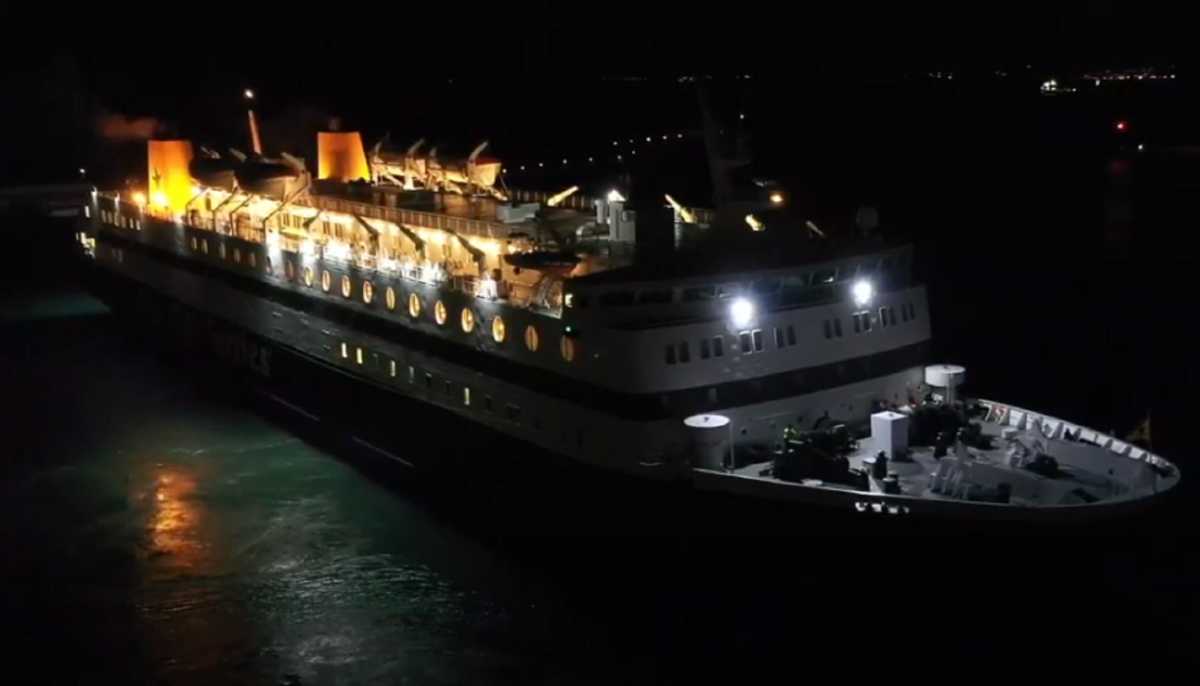 Χίος: Ο καπετάνιος του πλοίου Διαγόρας έλαβε τιμητική πλακέτα μετά από αυτές τις εικόνες (video)