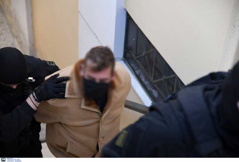 Πρώτη δίκη του ελληνικού #metoo με τον προπονητή ιστοπλοΐας που βίαζε την 11χρονη – Παρούσα η Σοφία Μπεκατώρου