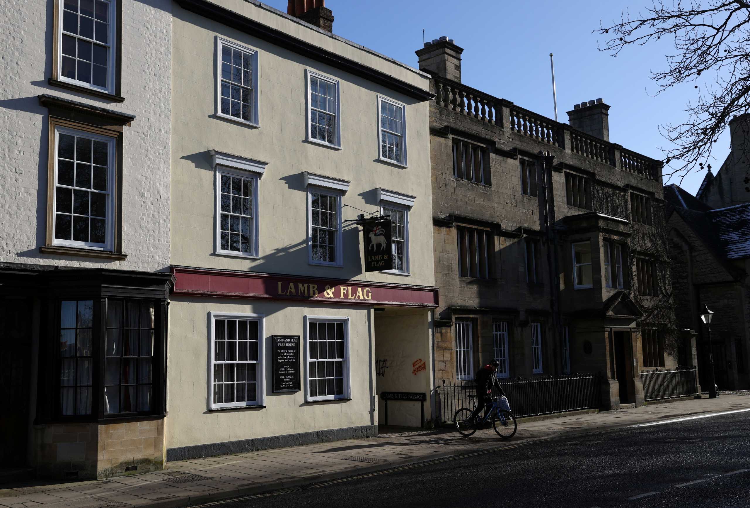 The Lamb and Flag is seen as the Grade-II listed pub is forced to close, after more than 400 years of business, following outbreak of the coronavirus disease (COVID-19) pandemic, in central Oxford, Britain, January 25, 2021.  REUTERS