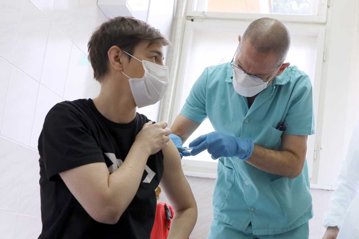 Σερβία – κορονοϊός: Πάνω από 1.000.000 πολίτες έχουν εμβολιαστεί και με τις δυο δόσεις