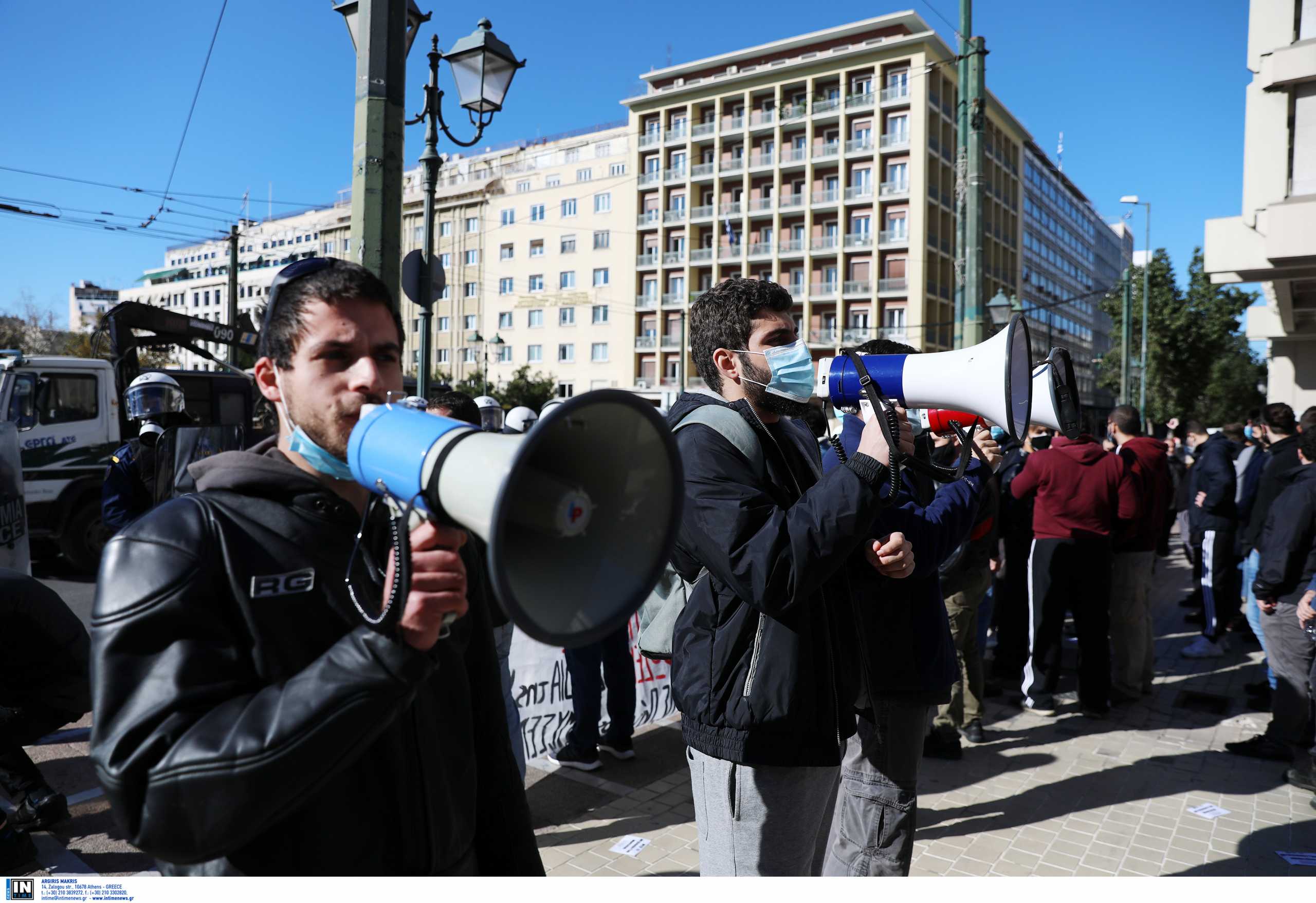 Με τον αριθμό 6 η συμμετοχή σε συναθροίσεις