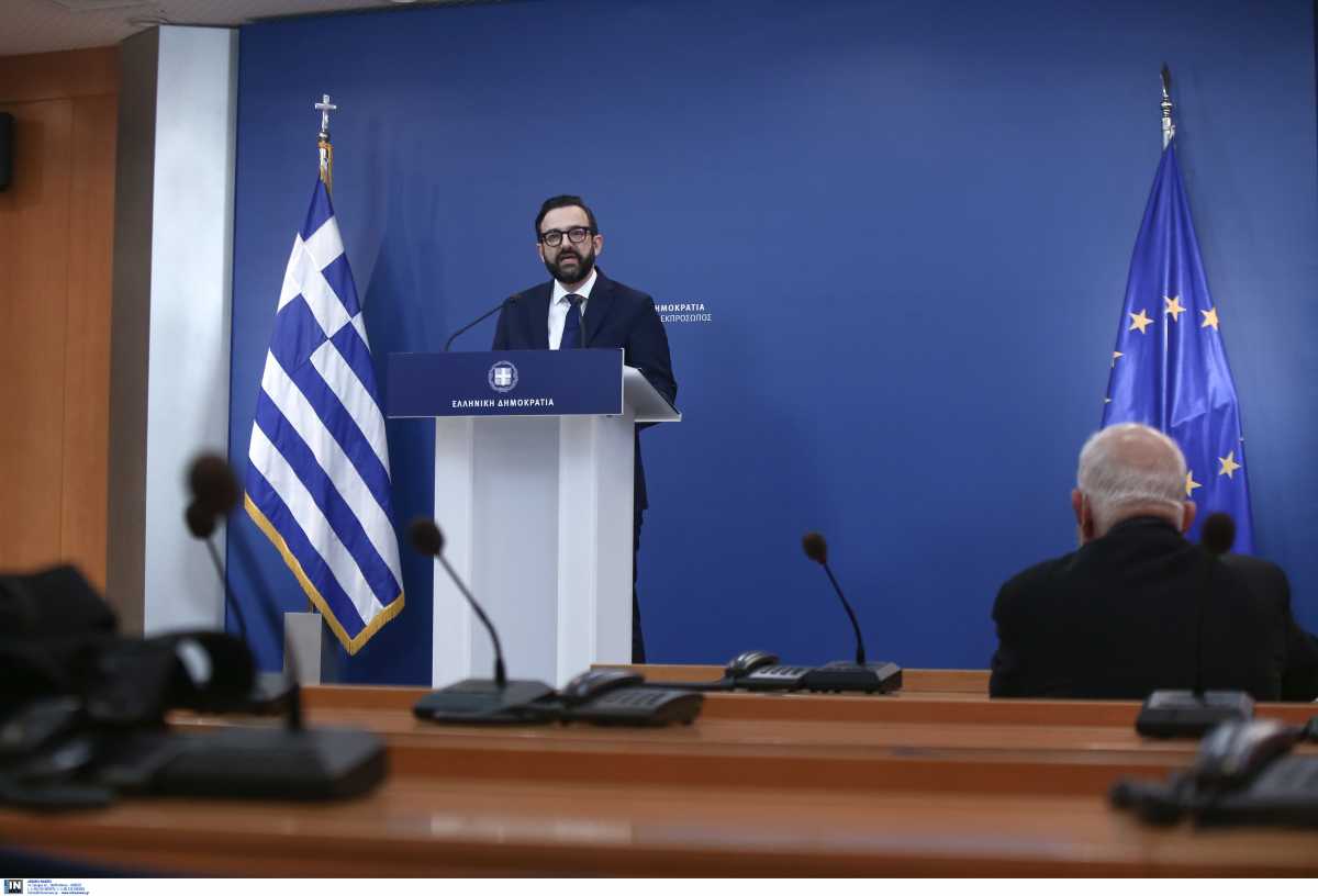 Η ενημέρωση των πολιτικών συντακτών