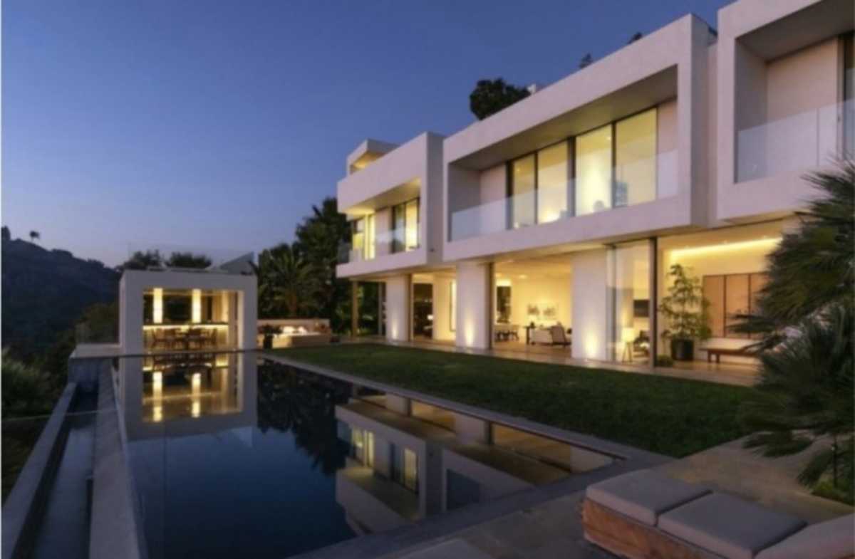 Μέσα στο σπίτι των 27,5 εκατ. δολαρίων του παρουσιαστή του “The Daily Show”