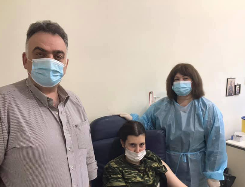 Τρίκαλα: Εμβολιάστηκαν κατά του κορονοϊού 100 σπουδαστές της ΣΜΥ