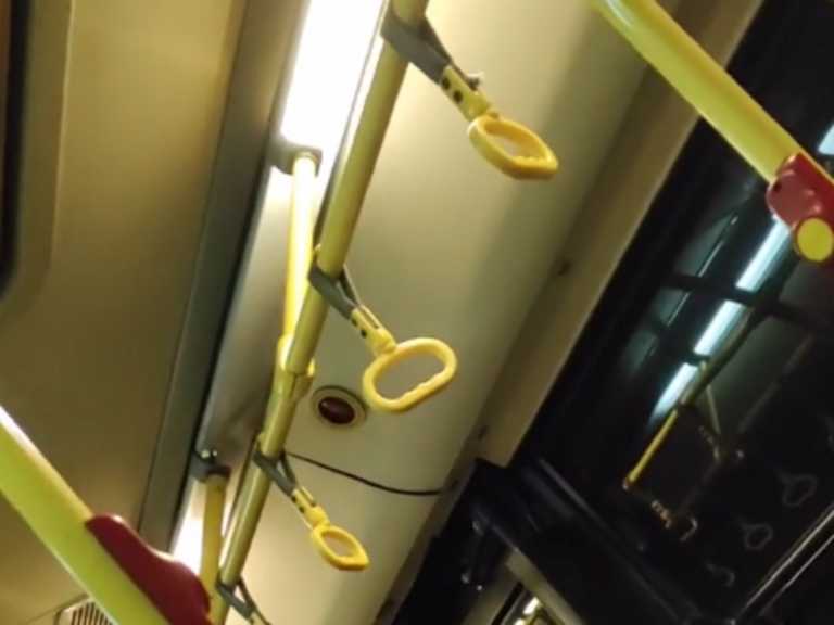 Θεσσαλονίκη: Κόλαση σε λεωφορείο του ΟΑΣΘ – Ύβρεις και απειλές οδηγού σε επιβάτη για μία παρατήρηση (video)