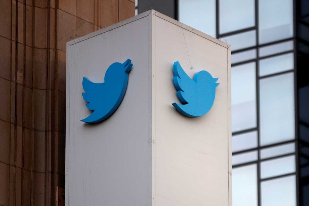 Η Ρωσία επιβραδύνει την ταχύτητα του Twitter ως αντίποινα