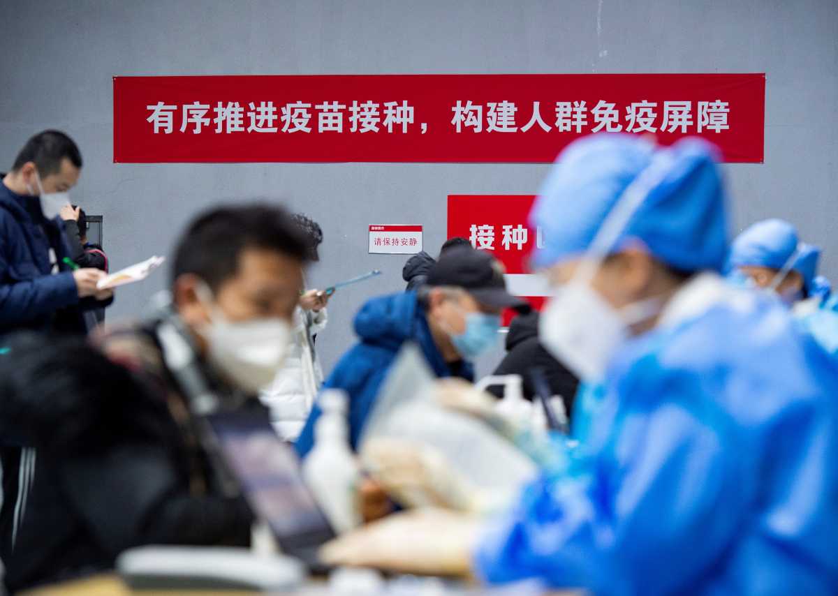 Κίνα: Ουρές για το εμβόλιο κατά του κορονοϊού στο Πεκίνο