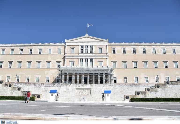 Το κτίριο της Βουλής εκπέμπει SOS! Ρήγματα, κενά και... προχειρότητες που απειλούν ακόμα και με καταρρεύσεις