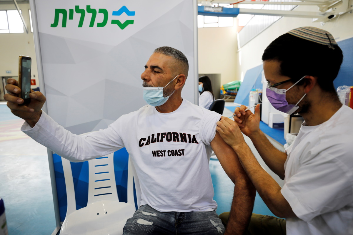 Ισραήλ: Κοντά στο 50% οι εμβολιασμένοι, πάνω από 4.300 κρούσματα σε μια μέρα