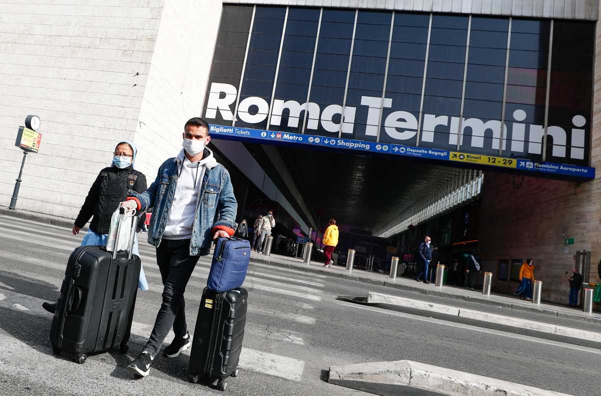 Iταλία: 9.630 νέα κρούσματα κορονοϊού – Από 8 Μαρτίου εμβολιασμοί και στον κεντρικό σταθμό της Ρώμης