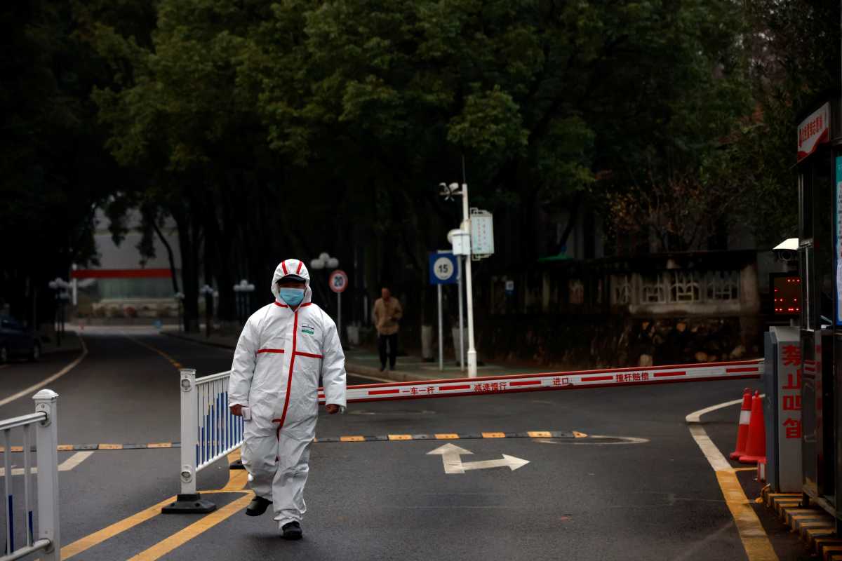 Ρεκόρ διμήνου στην Κίνα, κατέγραψε 32 κρούσματα σε μια μέρα – Μια πόλη σε καραντίνα