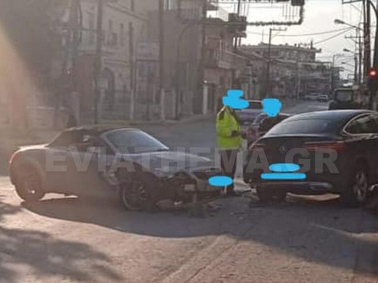 Βασιλικό Ευβοίας: Ένας τραυματίας σε σφοδρή σύγκρουση δύο αυτοκινήτων – Ανατριχιαστικές εικόνες