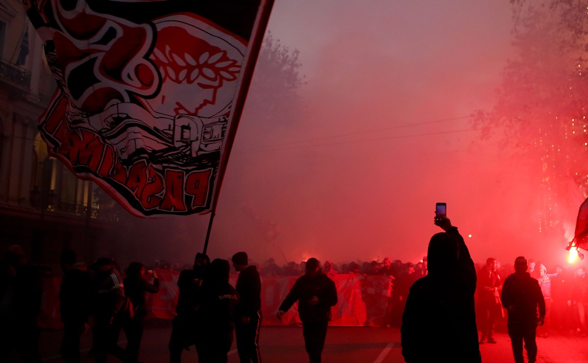 Ολυμπιακός: Οπαδοί στην προπόνηση, το μήνυμα που πέρασαν