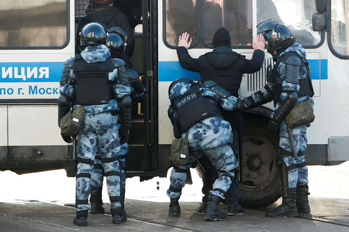 Ρωσία: 112 συλλήψεις έξω από το δικαστήριο όπου πρόκειται να εμφανιστεί ο  Ναβάλνι (pics)