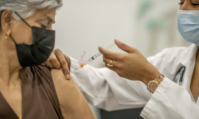 Κορονοϊός Εμβόλια: 10 πράγματα που πρέπει να κάνετε ή να αποφύγετε