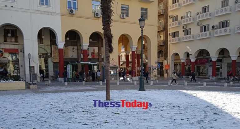 Καιρός – Θεσσαλονίκη: Ερημιά και παγωνιά μετά την επέλαση της Μήδειας (pics)