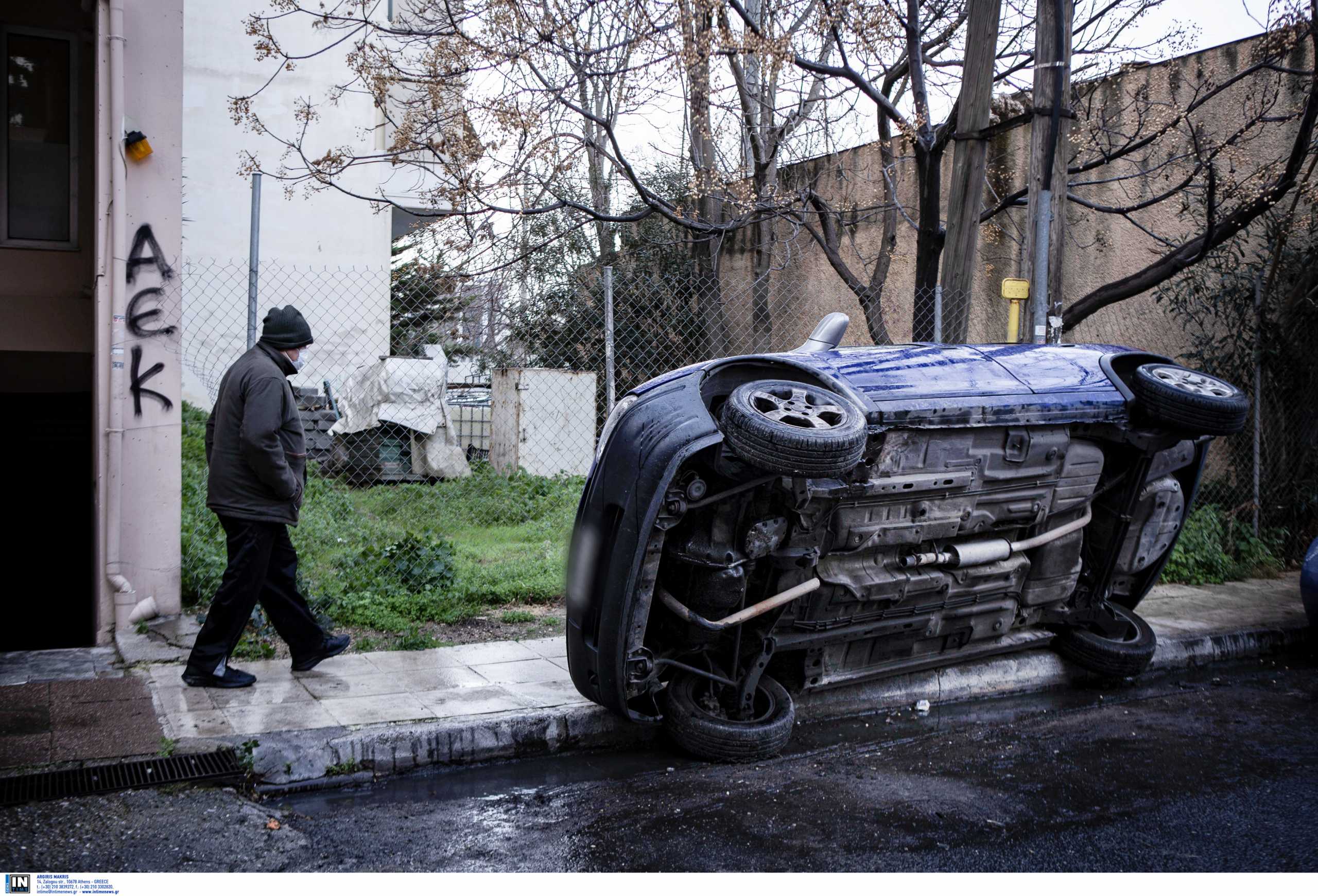 Σήκωσαν κι άλλο αυτοκίνητο και πήραν τον καταλύτη (pics)