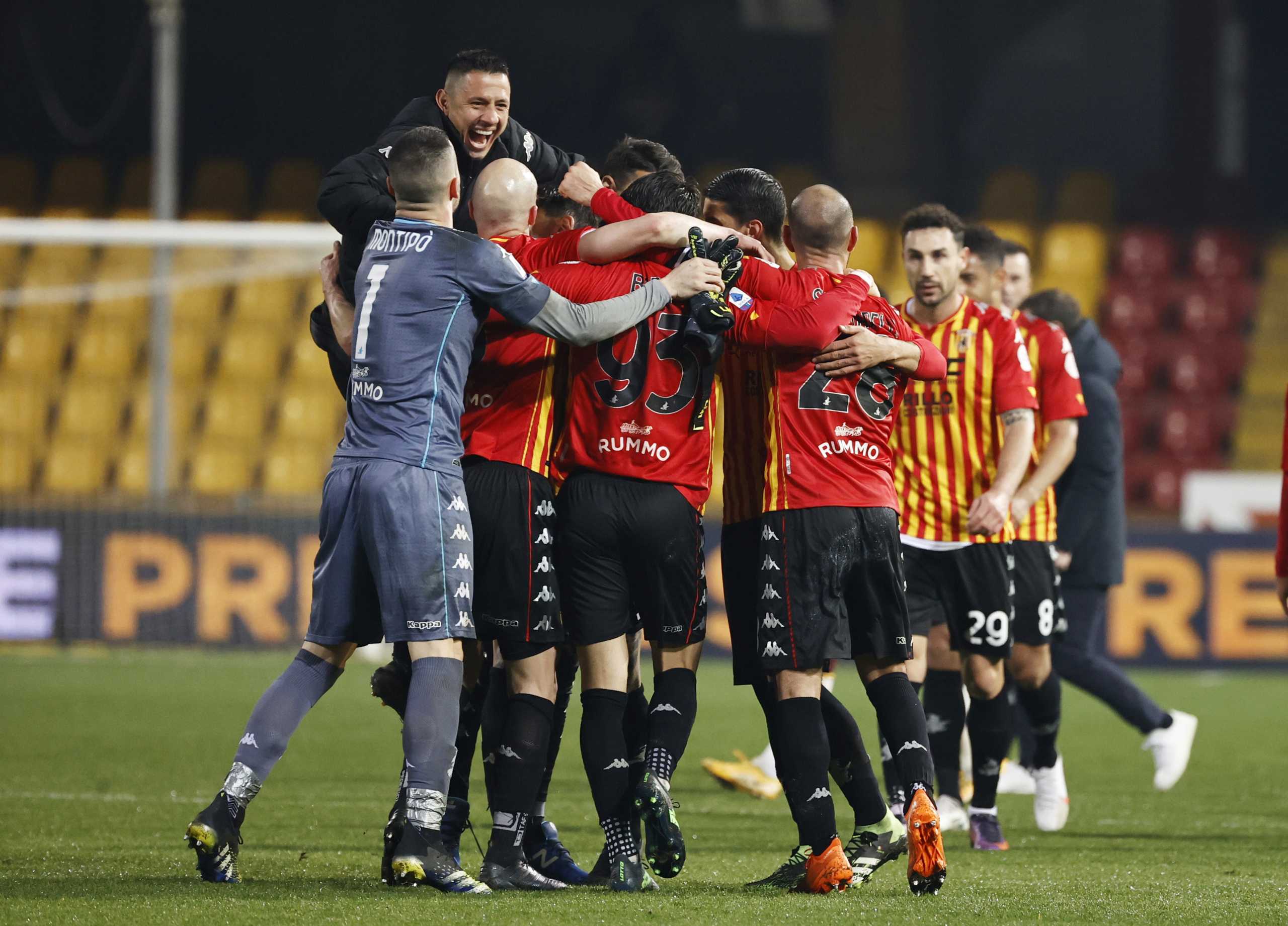 Soccer Football - Serie A - Benevento v AS Roma - Stadio Ciro Vigorito, Benevento, Italy - February 21, 2021 Benevento players celebrate after the match REUTERS