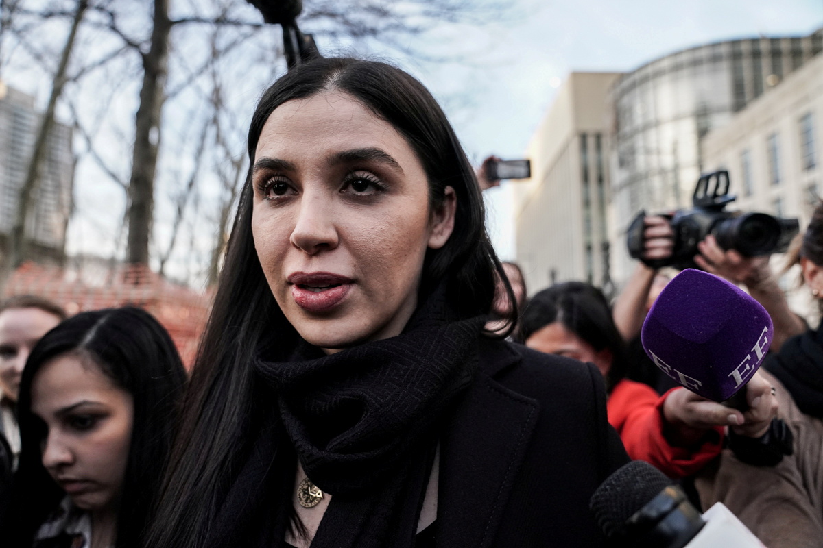 FILE PHOTO: Emma Coronel Aispuro, the wife of Joaquin Guzman, the Mexican drug lord known as "El Chapo", exits the Brooklyn Federal Courthouse during the trial in the Brooklyn borough of New York, U.S., February 5, 2019.  REUTERS
