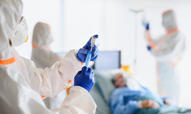 Κορονοϊός: Αντί για νέα μέτρα, εμβολιασμοί για ανάσχεση της πανδημίας – Αλλαγές στο πρόγραμμα «Ελευθερία»