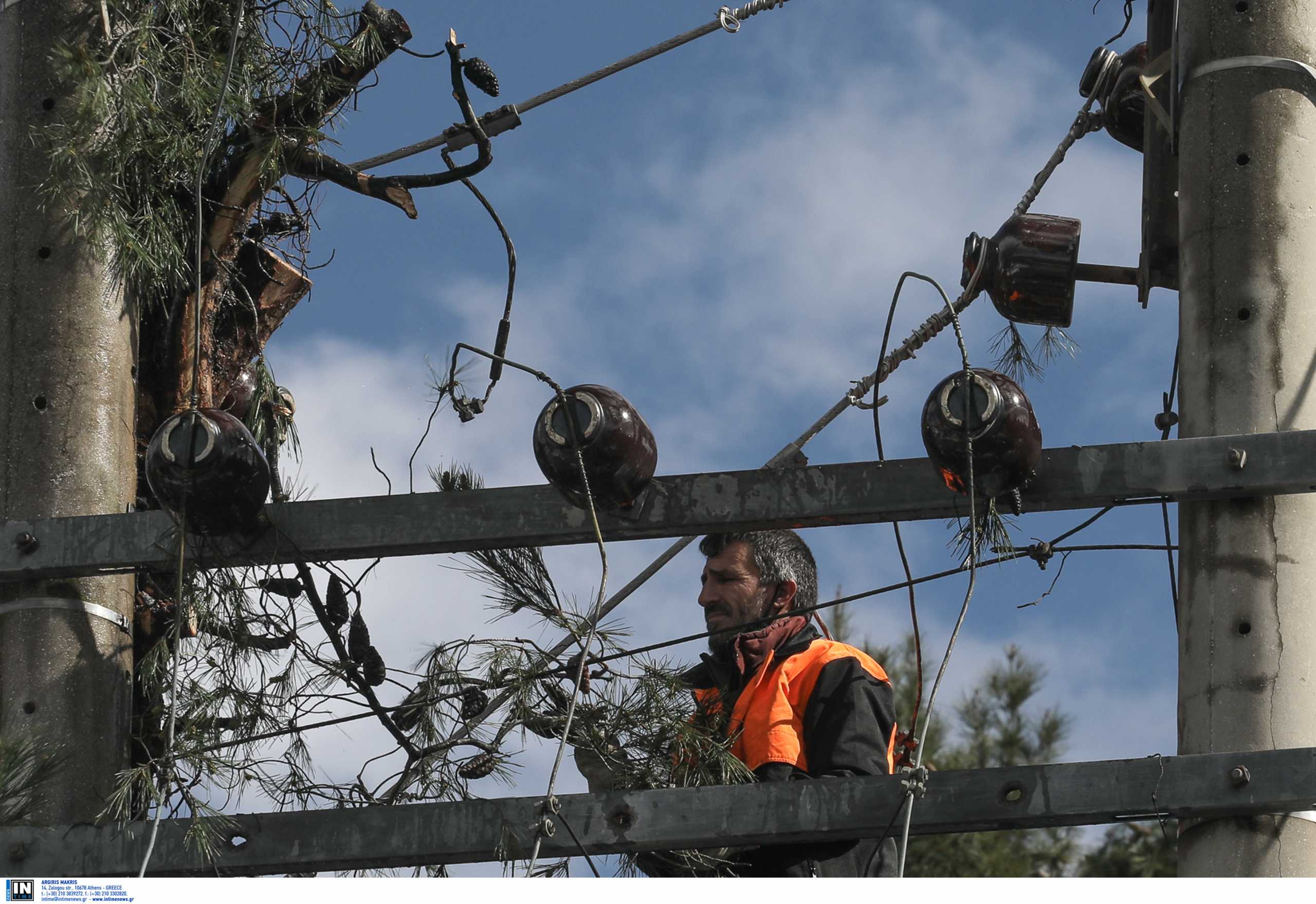 ΔΕΗ: Έκπτωση 10% στους λογαριασμούς όσων έμειναν χωρίς ρεύμα λόγω κακοκαιρίας