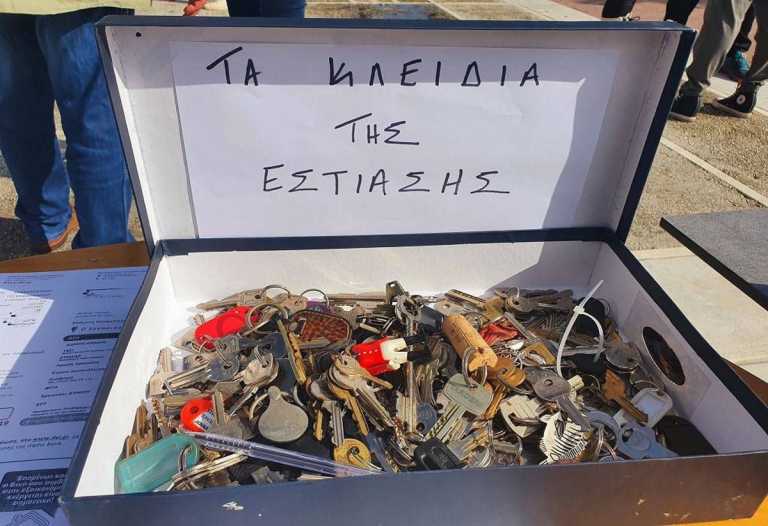 Γέμισαν οι κατσαρόλες με κλειδιά για την εστίαση στη Θεσσαλονίκη (ΦΩΤΟ)