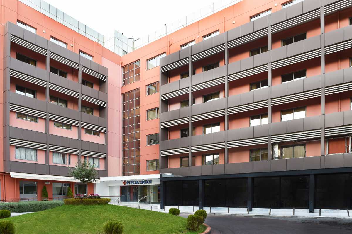 Ευρωκλινική: Νέο ρομποτικό σύστημα για τη χειρουργική γόνατος