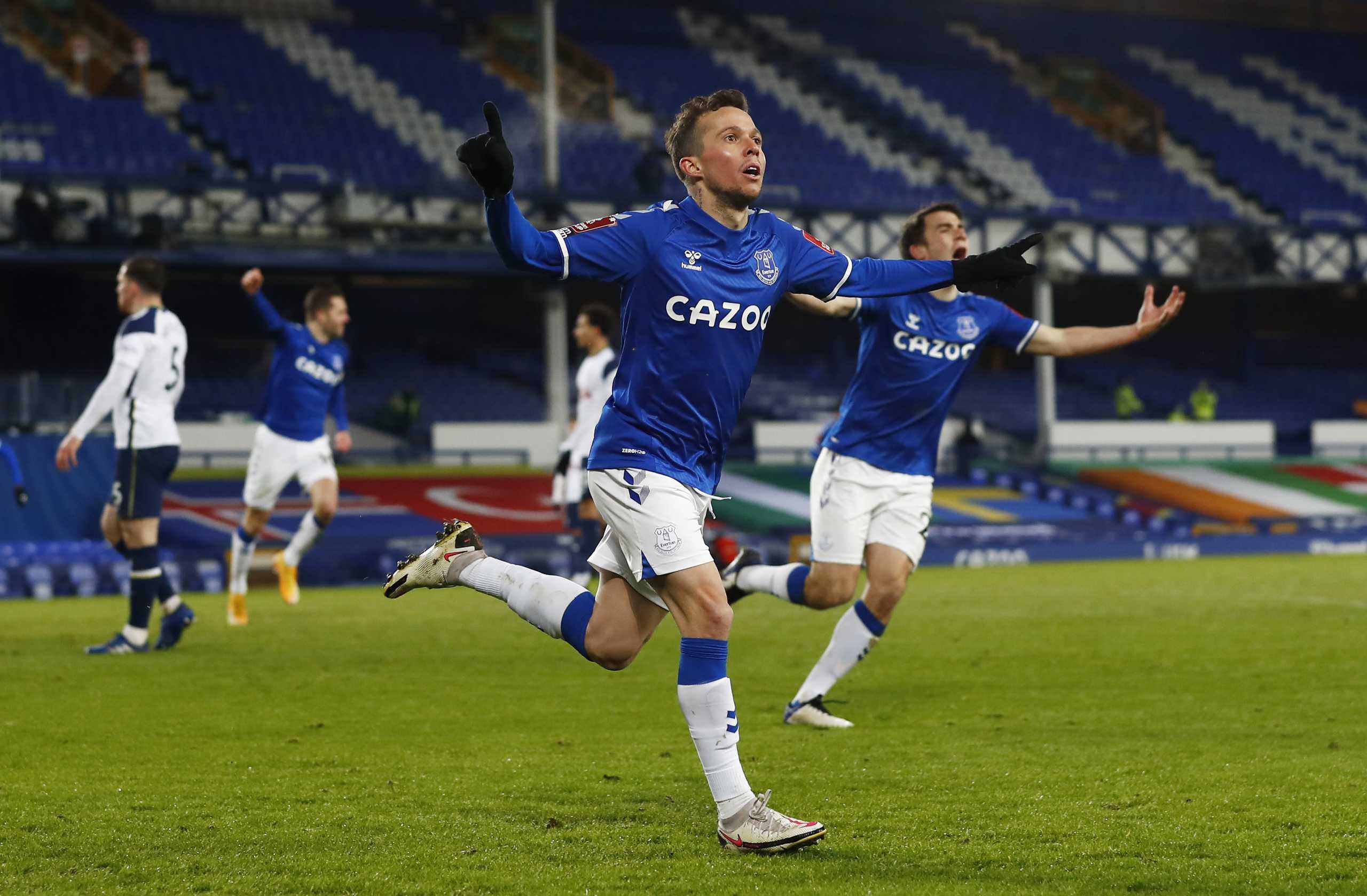 Soccer Football -  FA Cup - Fifth Round - Everton v Tottenham Hotspur  - Goodison Park, Liverpool, Britain - February 10, 2021 Everton's Bernard celebrates scoring their fifth goal Pool via REUTERS