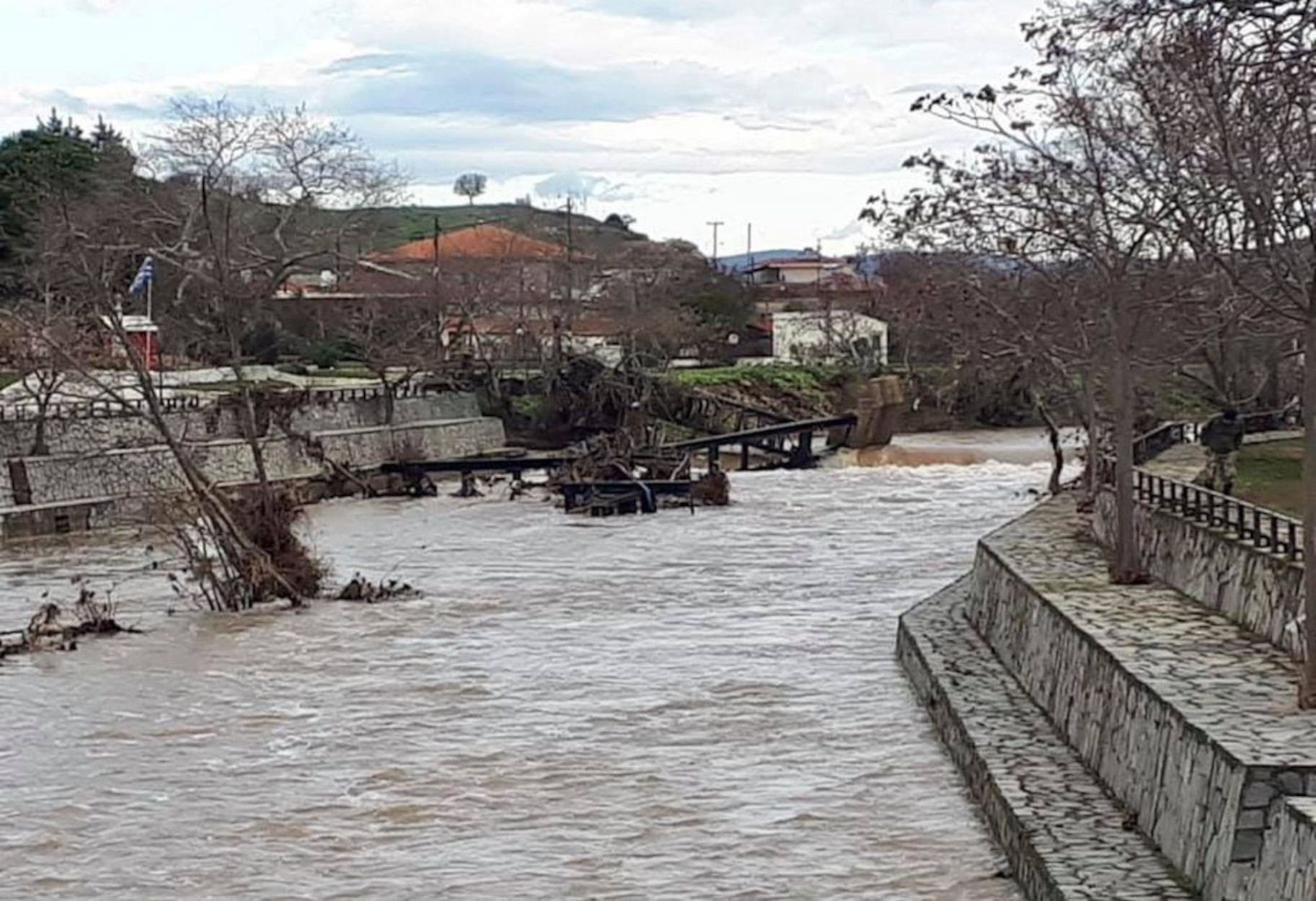 Έβρος: Ανέβηκε επικίνδυνα η στάθμη του ποταμού – Τα αναλυτικά στοιχεία που προκαλούν ανησυχία (pics)