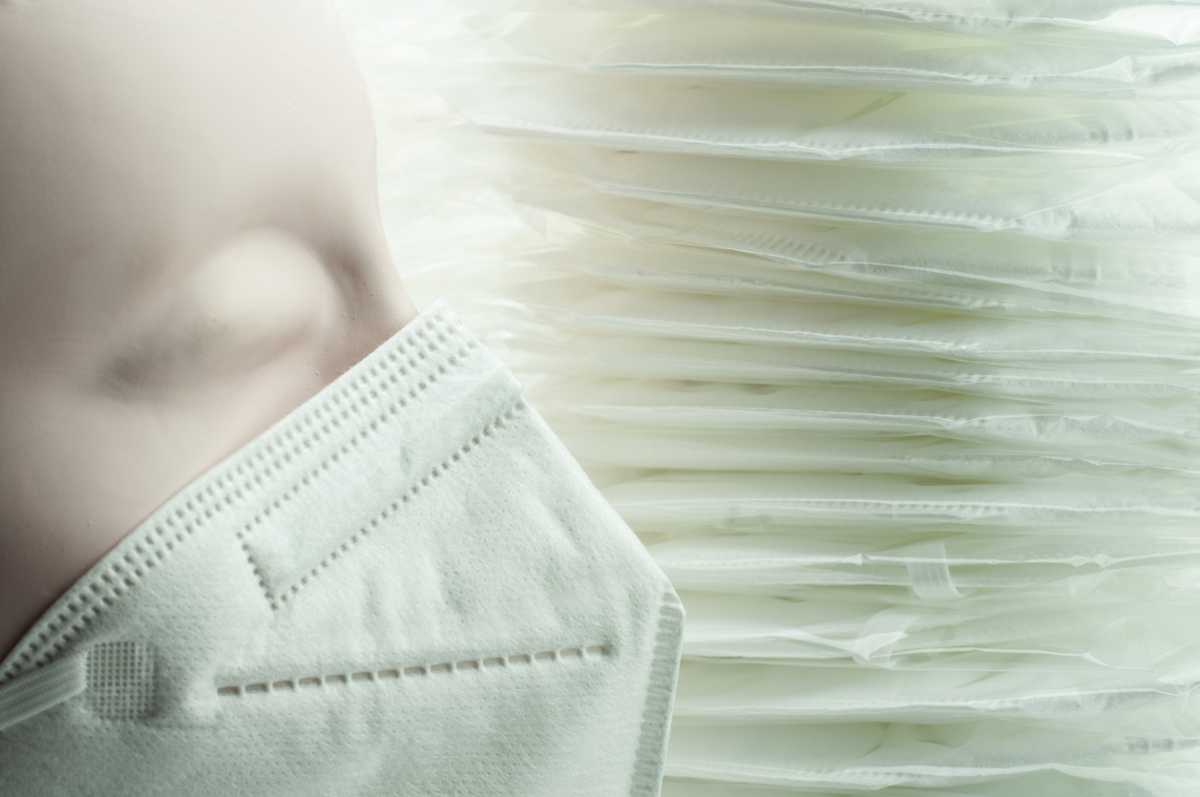 Κορονοϊός: Η κλασική υφασμάτινη μάσκα γίνεται “επιπέδου Ν95” με αυτό το απλό πρόσθετο