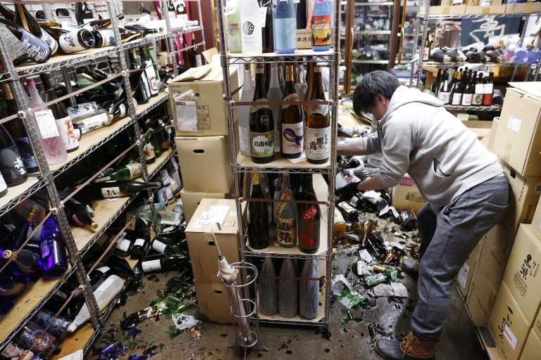 Μεγάλος σεισμός 7,1 Ρίχτερ στην Ιαπωνία - Συναγερμός για τσουνάμι στη Φουκουσίμα