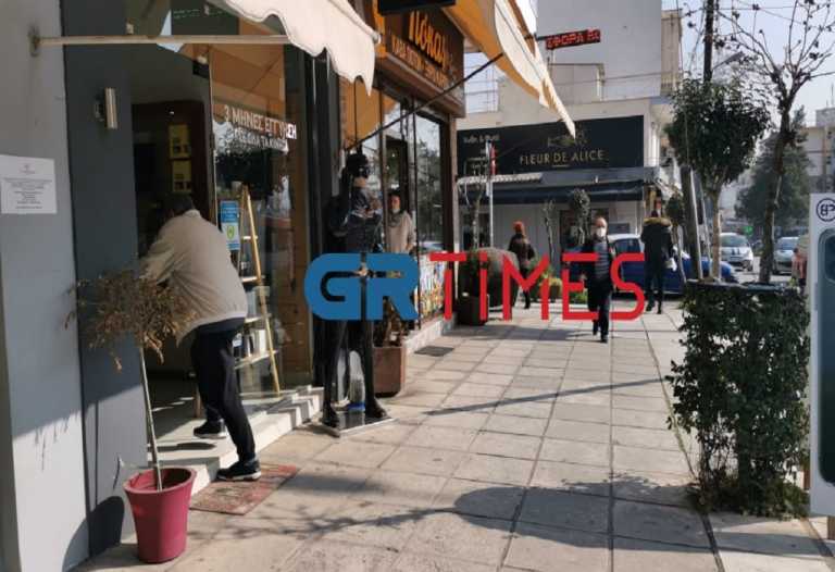 Θεσσαλονίκη: Αλαλούμ στον Εύοσμο με το lockdown – Στον ίδιο δρόμο κλειστά και ανοιχτά καταστήματα (video)