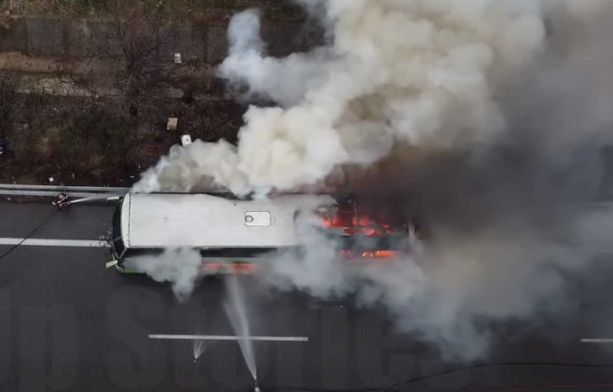Εθνική Οδός: Φωτιά σε λεωφορείο των ΚΤΕΛ – Τρόμος για τους 48 επιβάτες