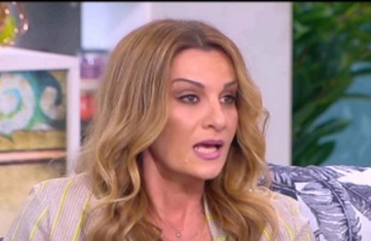 Δέσποινα Ολυμπίου: “Δέχτηκα κι ανήλικη σεξουαλική παρενόχληση αλλά έλεγα κανείς δεν θα με πιστέψει”