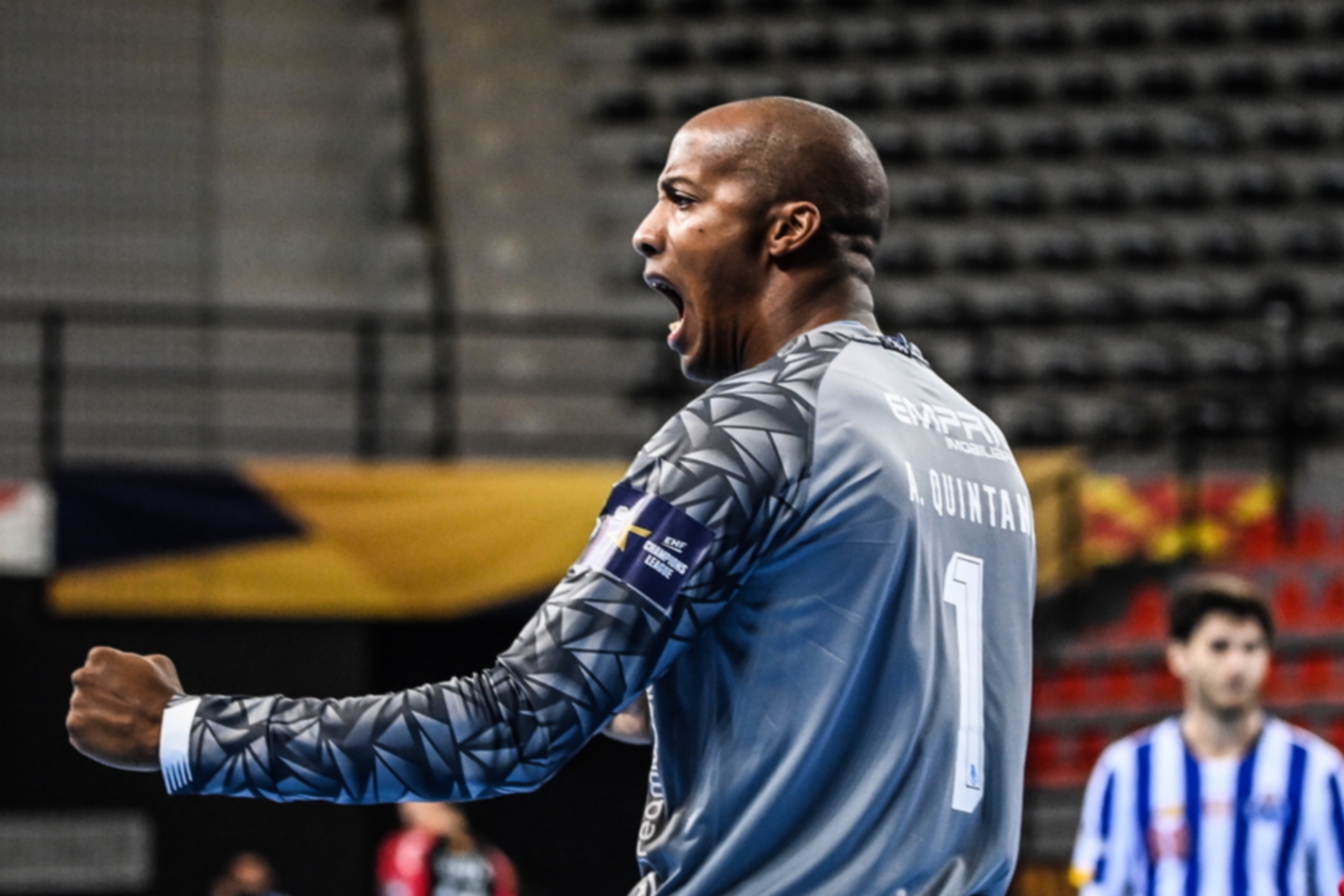 epa08766295 Porto’s goalkeeper Alfredo Quintana reacts during the men's handball EHF Champions League Group Phase match between HC Vardar 1961 and FC Porto in Skopje, Republic of North Macedonia, 22 October 2020.  EPA
