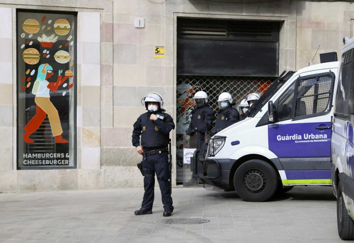Ισπανία: Πήγαν να διαλύσουν κορονοπάρτι και βρήκαν 4 εκατομμύρια μάσκες