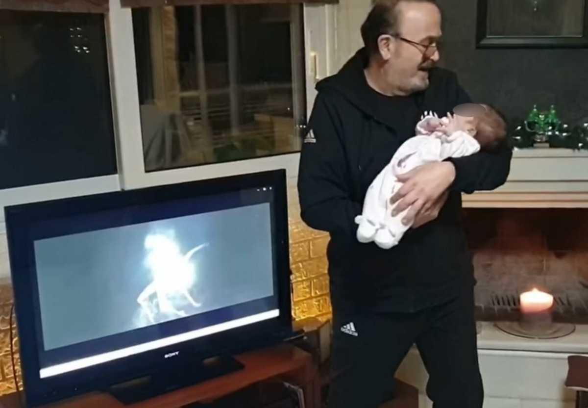 Σταμάτης Γονίδης: Το βίντεο με την 3 μηνών κόρη του που έγινε αμέσως viral